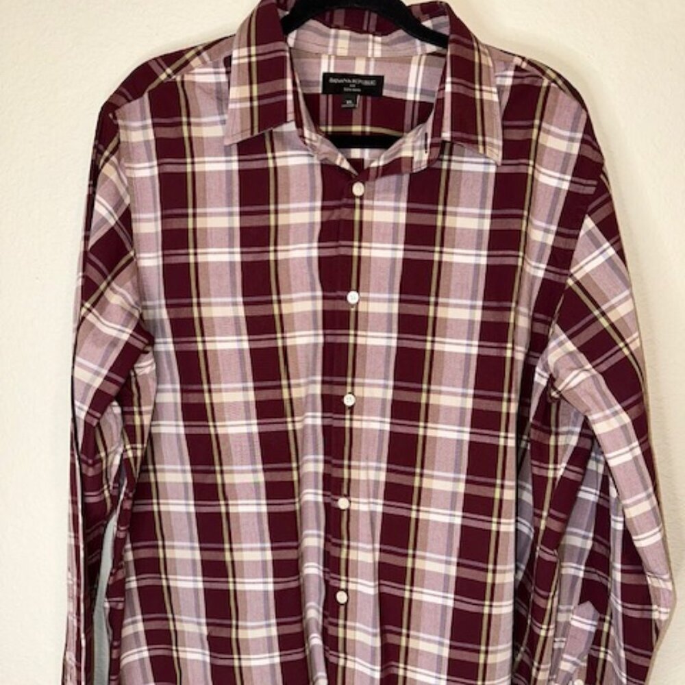 Banana Republic Men's Soft Wash Dress Shirt‎